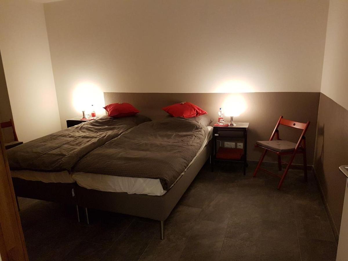 Ferienhaus Am Paradies Neuschoo Esterno foto
